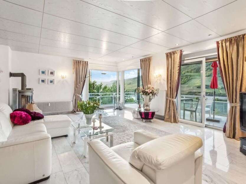Haus zum Kaufen in Trechtingshausen 650.000 € 394 m²