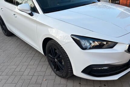 Seat Leon 6.200 km 28.499 &euro; Görlitz 02826