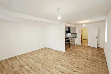 Haus Wiesbaden Biebrich - 4 Zimmer, 110 m&sup2;, 1.980&euro; | Angebot:26018556