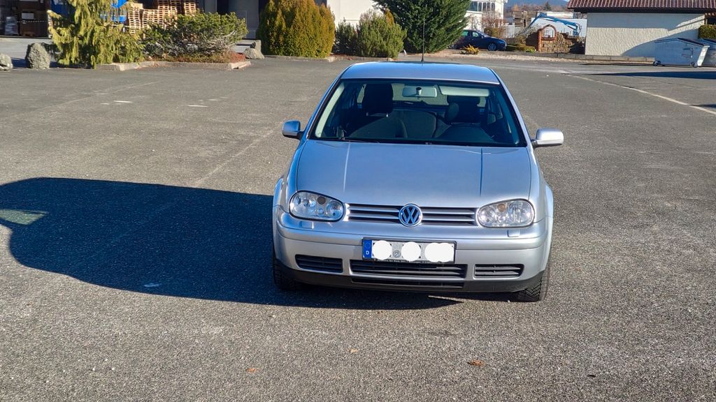 VW Golf 221.500 km 1.425 &euro; Küps 96328