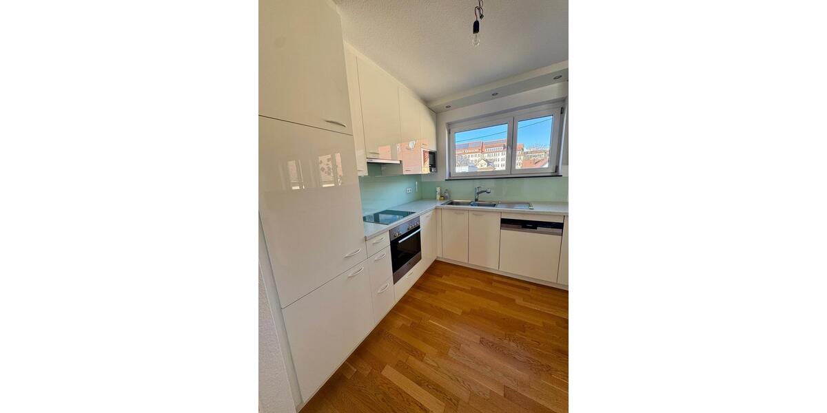 Etagenwohnung Nürtingen - 4.5 Zimmer, 125 m&sup2;, 1.550&euro; | Angebot:25991604