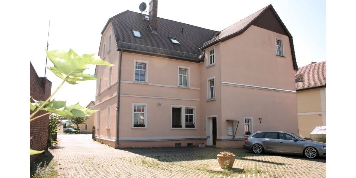 Schicke Dachgeschosswohnung mit EBK! - Dachgeschoßwohnung Bernsdorf | Angebot:26491722