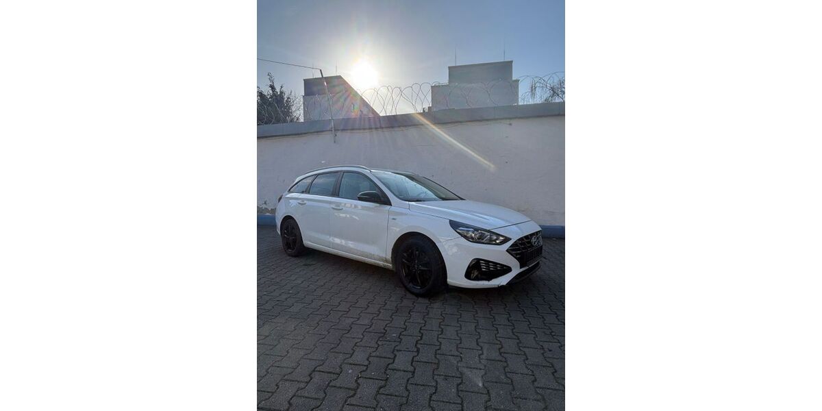 Hyundai i30 81.000 km 10.900 &euro; Berlin 13353