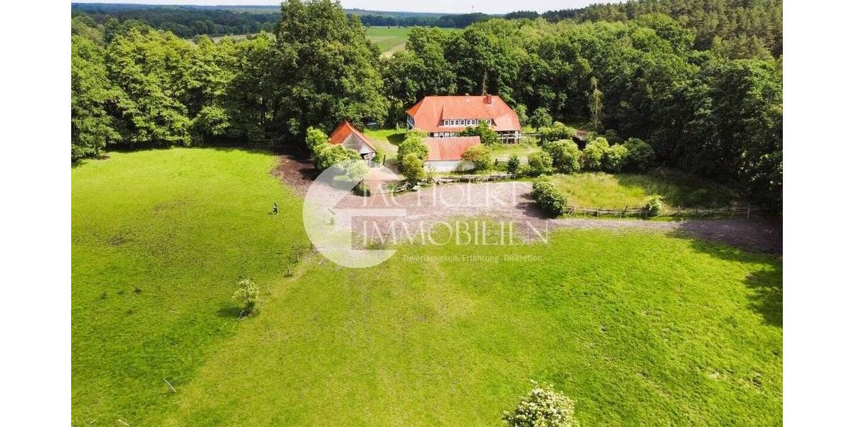 Mehrfamilienhaus, Wohnhaus Bienenbüttel / Wichmannsburg Wichmannsburg - 8 Zimmer, 396 m&sup2;, 715.000&euro; | Angebot:25700604