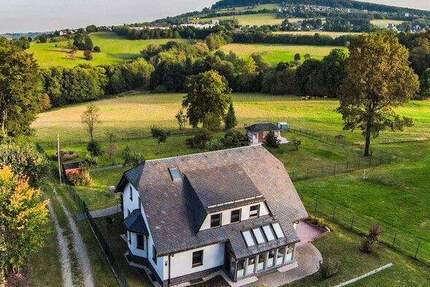 Naturparadies: Zweifamilienhaus mit 17.838 m², Wärmepumpe & Ferienvermietung in Annaberg-Buchholz 6 zimmer