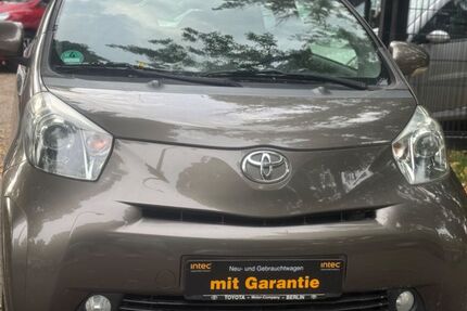 Toyota IQ 96.000 km 4.499 € Berlin 12347