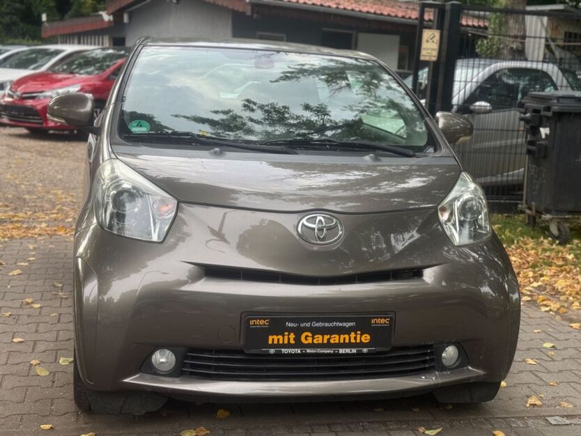 Toyota IQ 96.000 km 4.499 € Berlin 12347