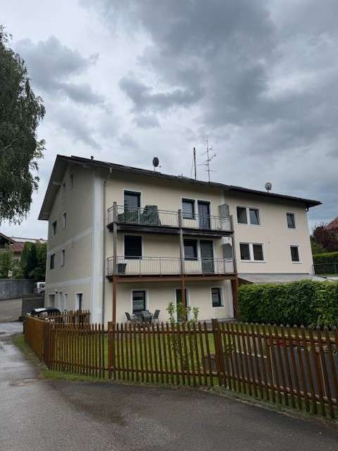 Wohnung zum Kaufen in Vogtareuth 225.000 € 92 m²