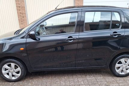 Suzuki Celerio 22.403 km 7.490 &euro; Düsseldorf 40593
