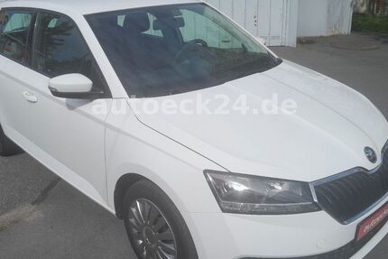 Skoda Fabia 121.300 km 7.995 &euro; Dresden 01279