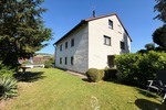 Großzügiges Zwei- bis Dreifamilienhaus mit Garten, ausgebautem Untergeschoss und Ausbaupotenzial. - Zweifamilienhaus Zell am Main | Angebot:26876421