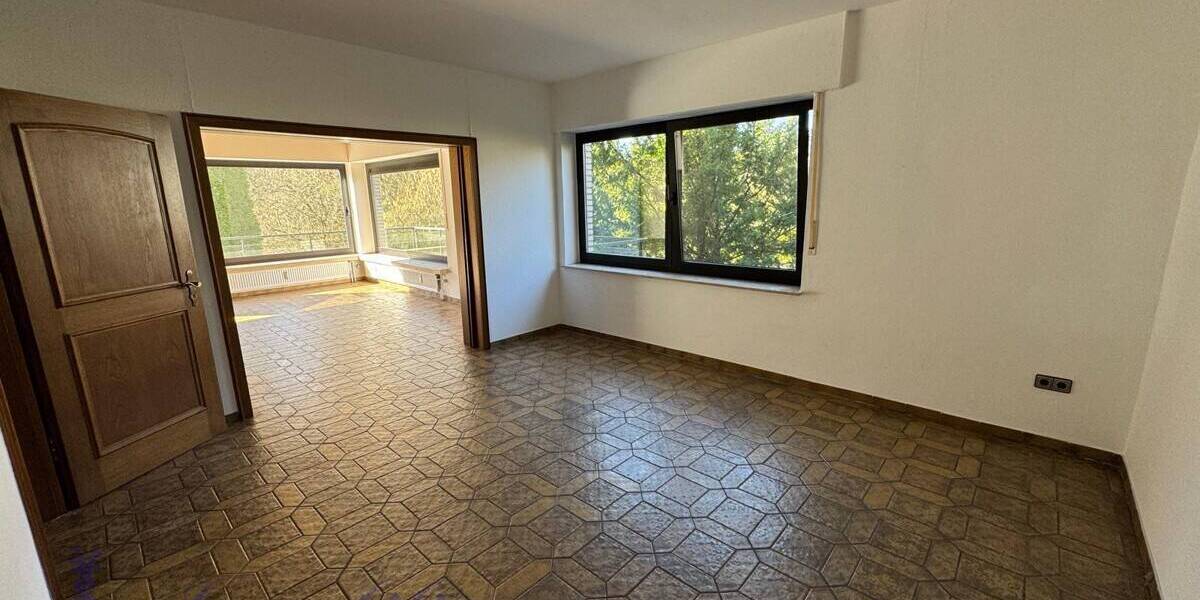Einfamilienhaus Lage Hörste - 8 Zimmer, 250 m&sup2;, 1.600&euro; | Angebot:26545492