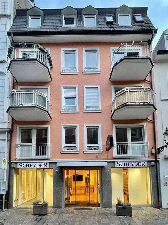 Einzelhandel in Baden-Baden 4.850 € 167 m² zimmer