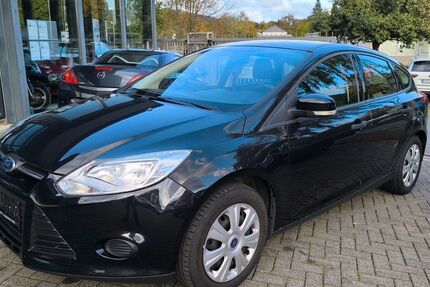Ford Focus 140.000 km 4.990 € Lügde 32676