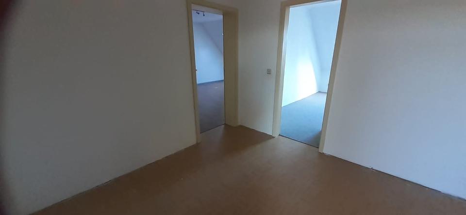 Etagenwohnung Grimmen - 3 Zimmer, 70 m&sup2;, 350&euro; | Angebot:24769425