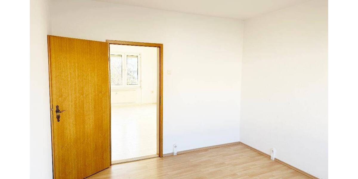 Etagenwohnung Zeithain - 3 Zimmer, 57 m&sup2;, 30.000&euro; | Angebot:25692162