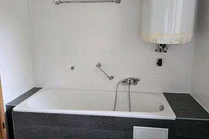 Haus, Wohnung Garten, neu renoviert, 110 qm, Ofen- Kaminheizung 4 zimmer