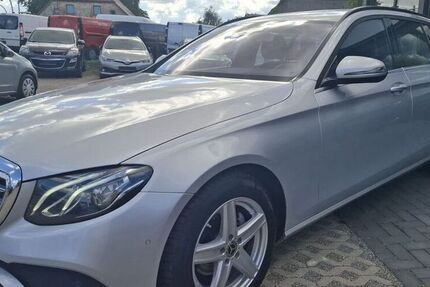 Mercedes E 220