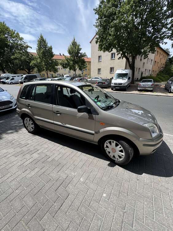 Ford Fusion 48.700 km 3.650 € Berlin 13355