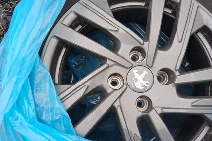 Peugeot 208 122.250 km 11.555 &euro; Röthenbach a. d. Pegnitz 90552