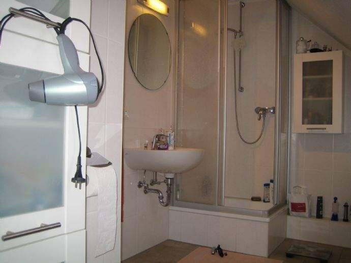 Geräumiges Stadthaus (Altbau) mit 3 Wohnungen und 2 Garagen in stadtnaher Wohnlage in Bünde-Ennigloh 1 zimmer