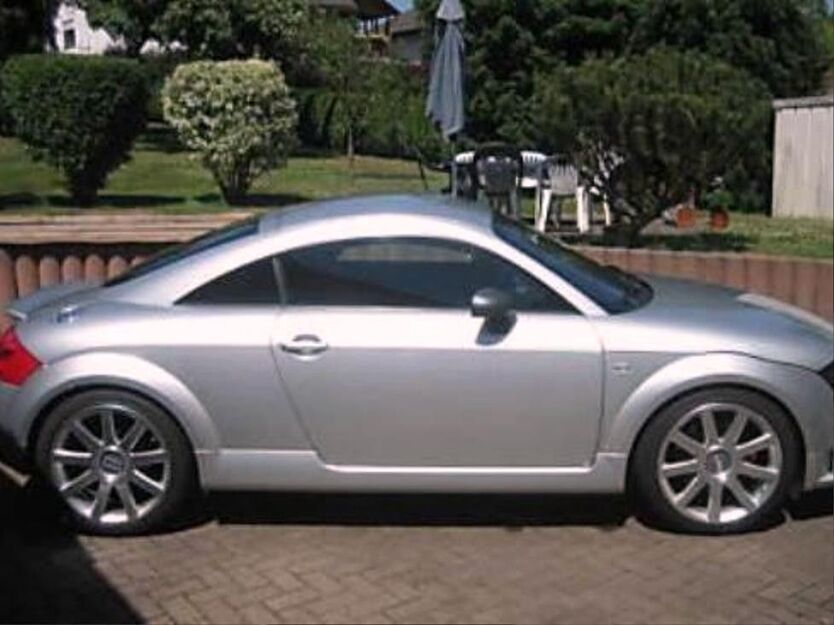 Audi TT 109.423 km 3.399 € Düsseldorf 40217