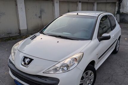 Peugeot 206 126.000 km 2.400 € Essen 45131