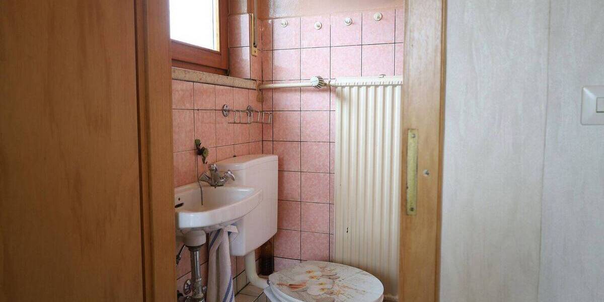 Reihenendhaus Niederheimbach - 7 Zimmer, 139 m&sup2;, 149.000&euro; | Angebot:26932098
