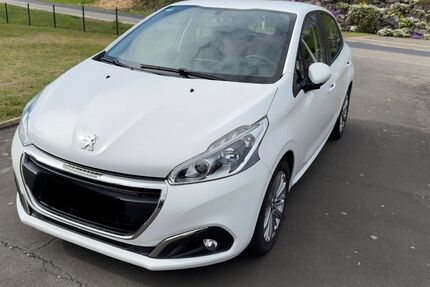 Peugeot 208 142.502 km 6.700 &euro; Schalkenbach 53426