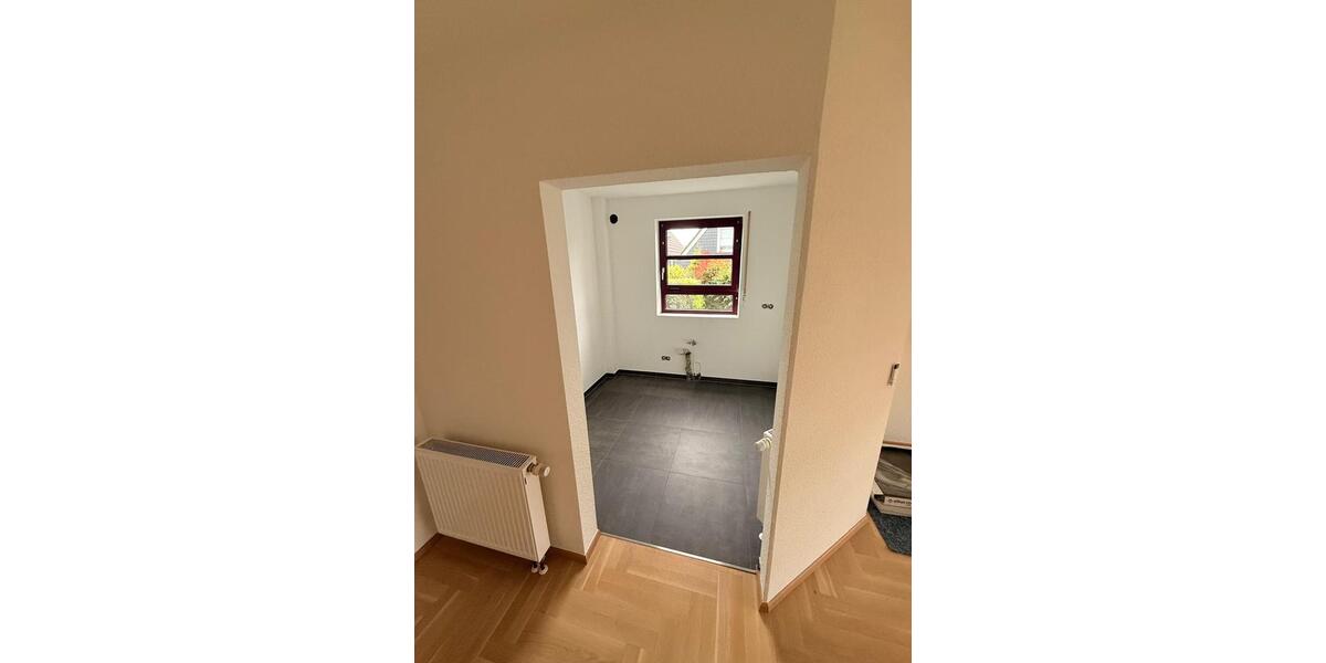 Erdgeschoßwohnung Wülfrath - 3 Zimmer, 100 m&sup2;, 1.050&euro; | Angebot:26025042