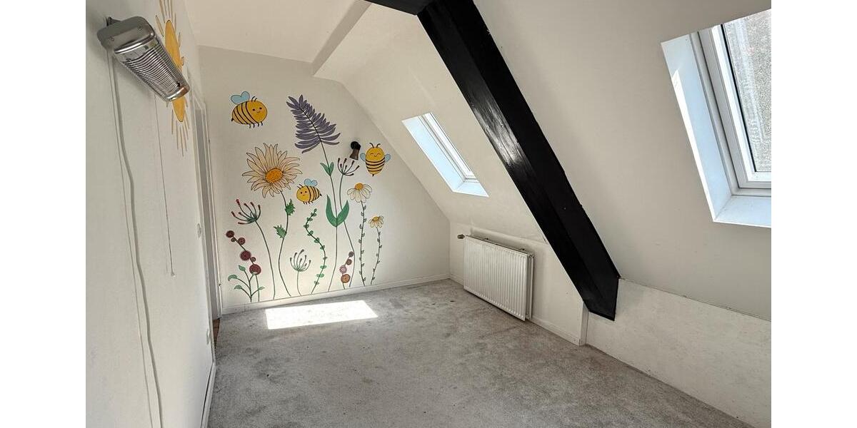 Anwesen 16000qm 2 Häuser Werkstatt Teich Wiesen Wald Burgwedel zimmer