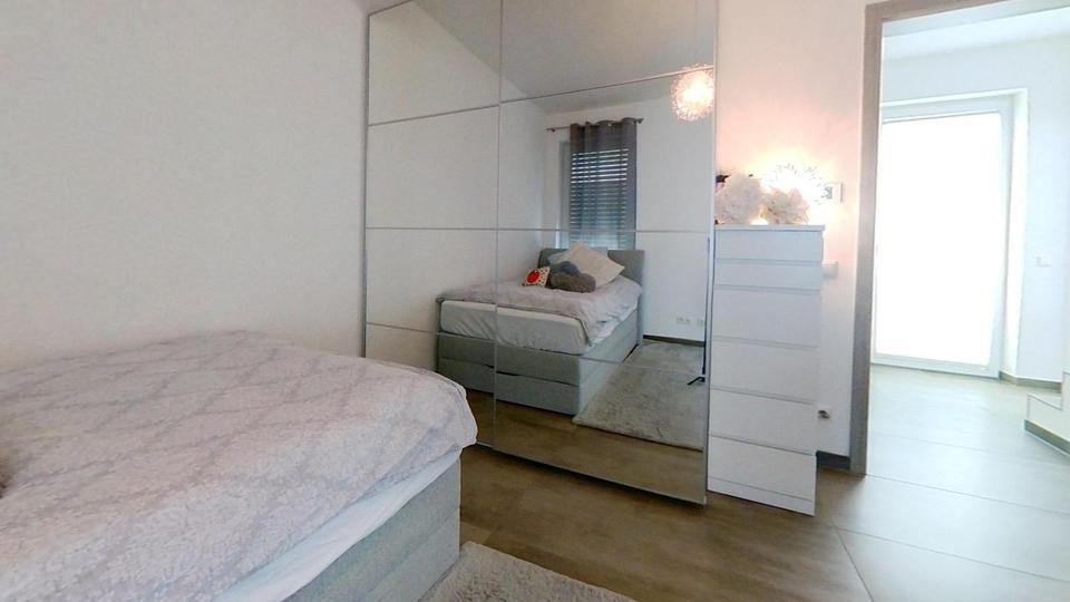 Doppelhaushälfte Wiesbaden Mainz-Kastel - 5 Zimmer, 157 m&sup2;, 2.800&euro; | Angebot:24680540