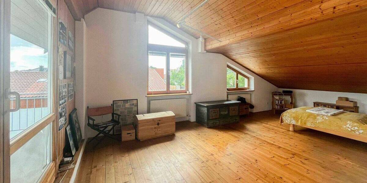 Einfamilienhaus Burghausen - 9 Zimmer, 315 m&sup2;, 720.000&euro; | Angebot:26451459