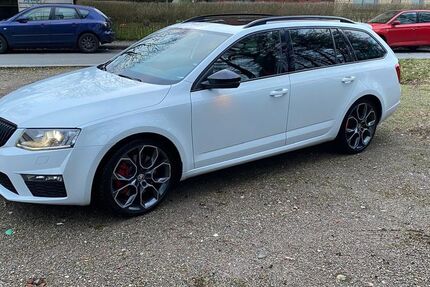 Skoda Octavia 100.000 km 18.350 € Oldenburg 26127