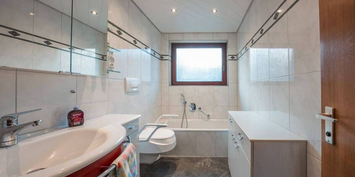 Bungalow Kernen im Remstal / Rommelshausen Rommelshausen - 4 Zimmer, 131 m&sup2;, 639.000&euro; | Angebot:26082533