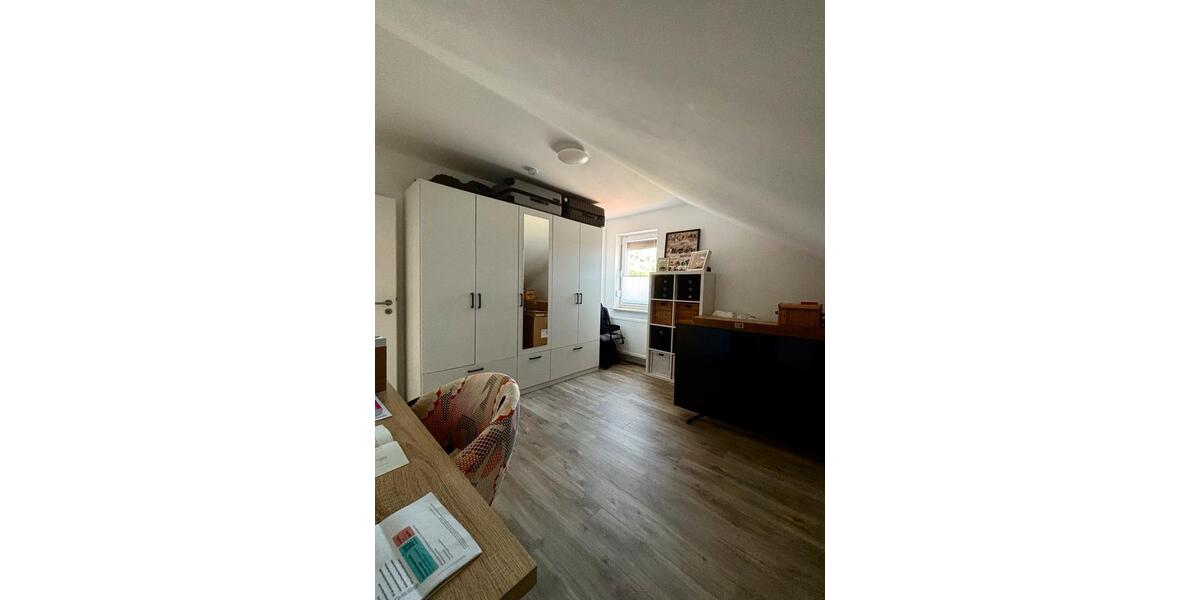 Dachgeschoßwohnung Großheubach - 3 Zimmer, 80 m&sup2;, 800&euro; | Angebot:26407145