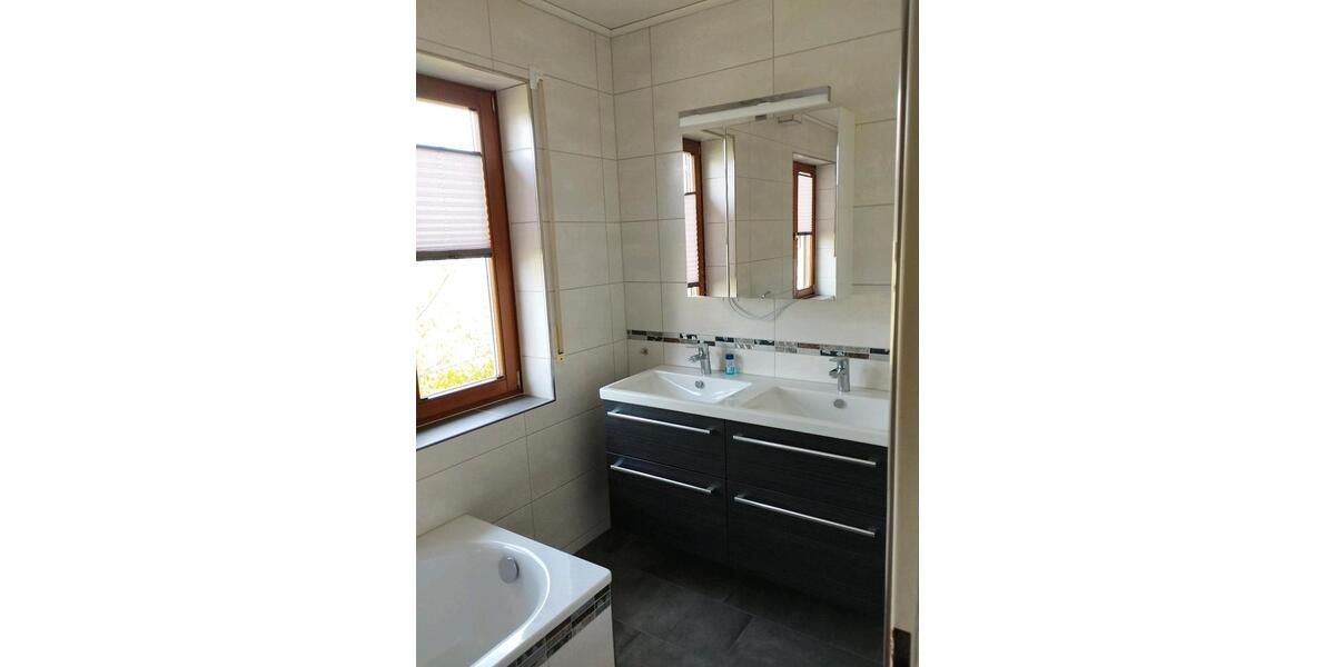 Doppelhaushälfte Oerlenbach - 5 Zimmer, 115 m&sup2;, 310.000&euro; | Angebot:25498528