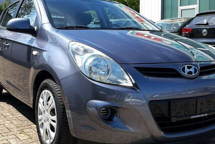 Hyundai i20 104.398 km 5.990 &euro; Düren 52349
