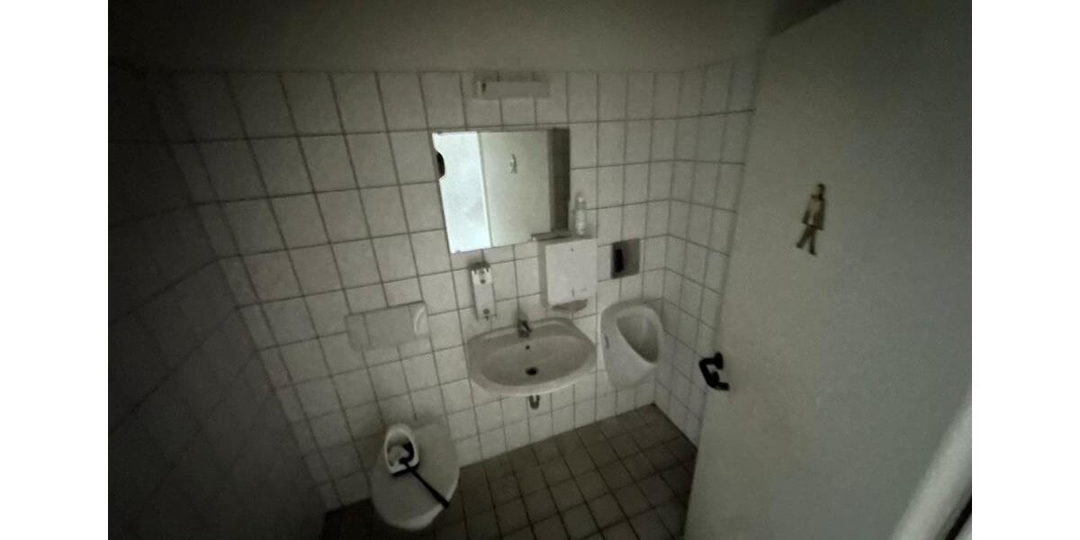 150qm,EG Wohnung zu vermieten, Keller, Parkplatz , Gasheizung 4 zimmer