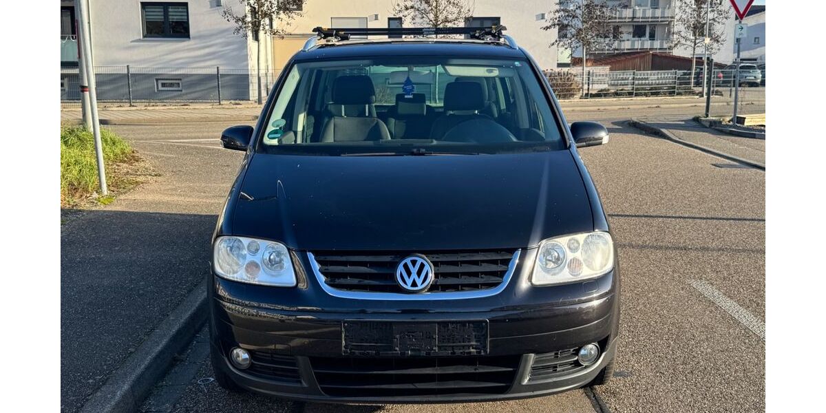 VW Touran 152.000 km 3.490 &euro; Appenweier 77767