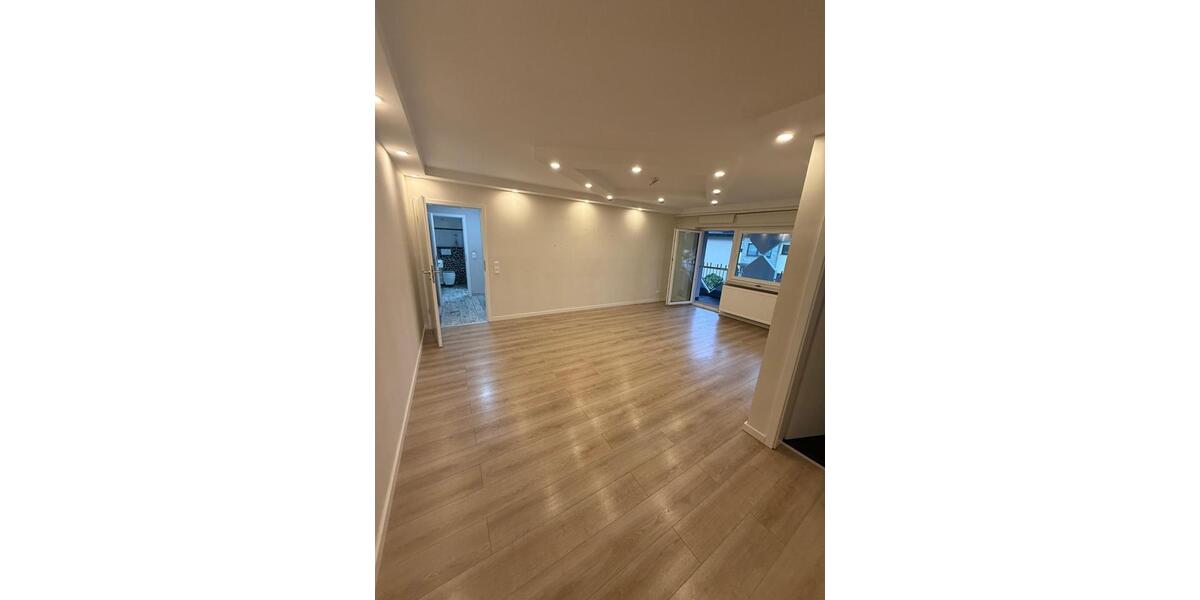 Etagenwohnung Flörsheim am Main - 3 Zimmer, 85 m&sup2;, 1.150&euro; | Angebot:26682810