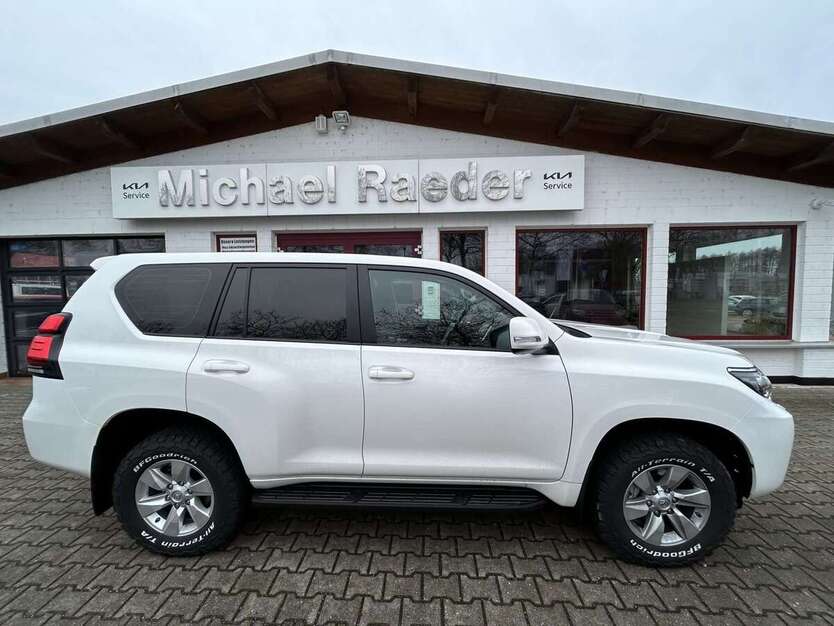 Toyota Land Cruiser 18.800 km 68.800 € Dessau - Roßlau 06847