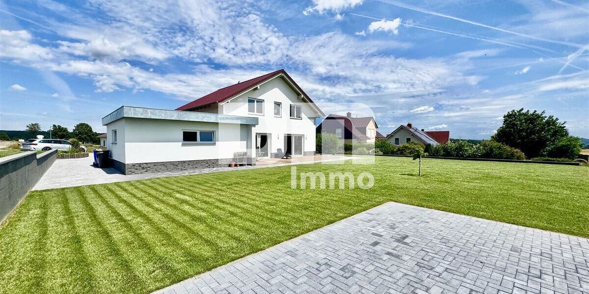 Exklusiver Neubautraum mit Premium-Ausstattung, großer Terrasse und Doppelgarage - Einfamilienhaus Bad Arolsen | Angebot:27023643
