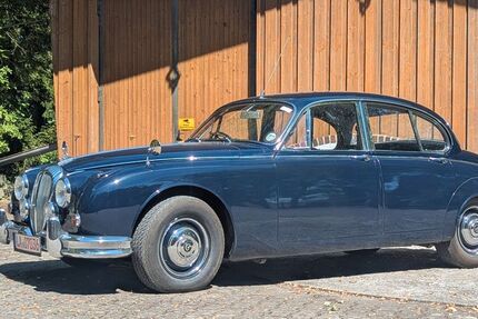 Jaguar Daimler 112.000 km 18.500 &euro; Kumhausen 84036