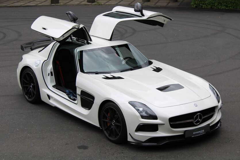 Mercedes-Benz SLS AMG 1.486 km 999.350 € Düsseldorf 40233