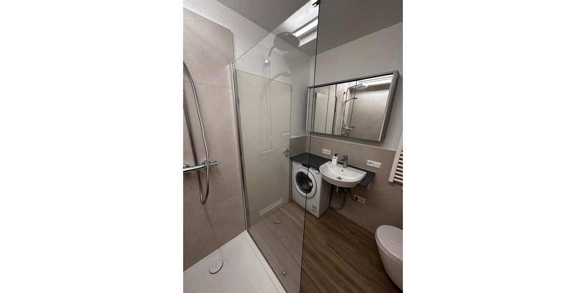 Voll möblierte 1-Zimmer-Wohnung (38 m²) mit Balkon & Stellplatz 1 zimmer