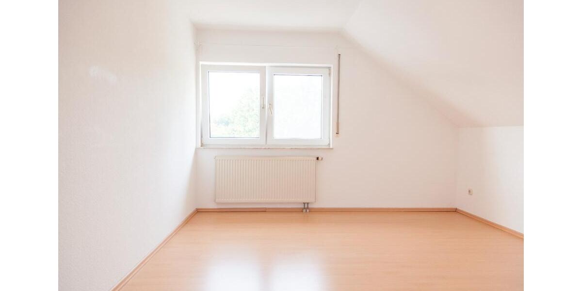 Dachgeschoßwohnung Staufenberg - 3 Zimmer, 96 m&sup2;, 950&euro; | Angebot:26395144