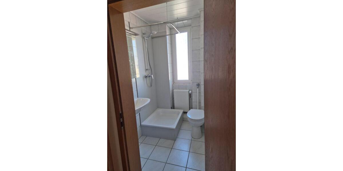 Etagenwohnung Schiffweiler - 3 Zimmer, 75 m&sup2;, 550&euro; | Angebot:26189645