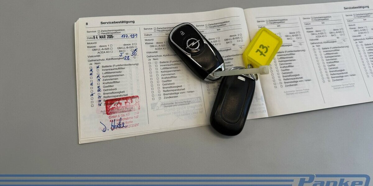 Opel Insignia Business Innovation 8G*HUD*ACC*LUX*RFK* 181.305 km 10.990 &euro; Berlin 13187