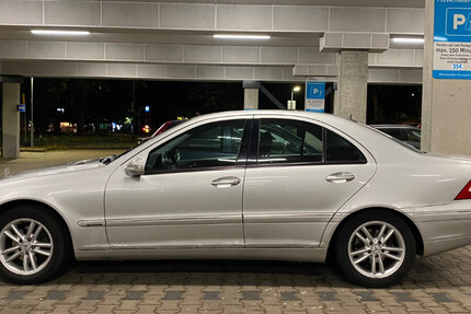 Mercedes-Benz C 200 275.000 km 3.600 € Bremen 28195